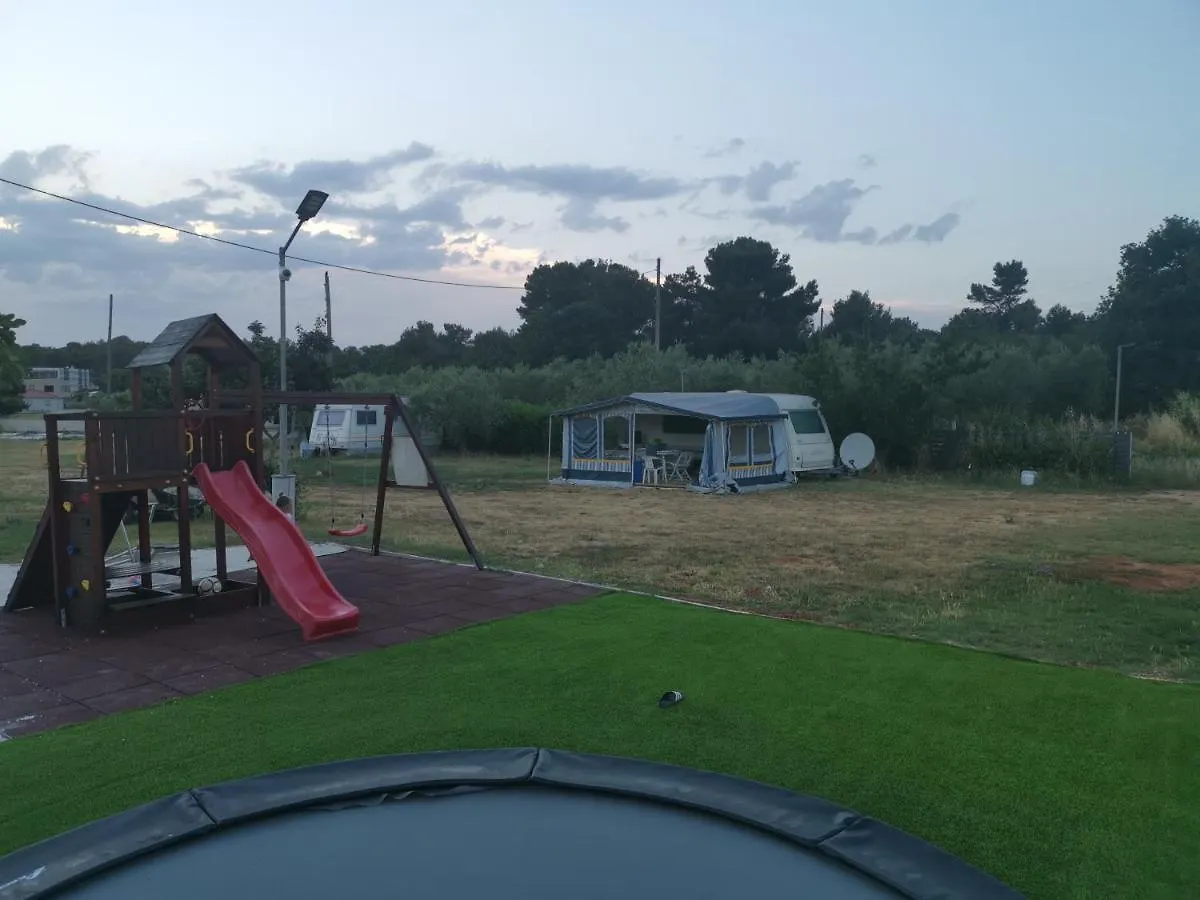 פארק נופש מלון באניולה Camper For Two
