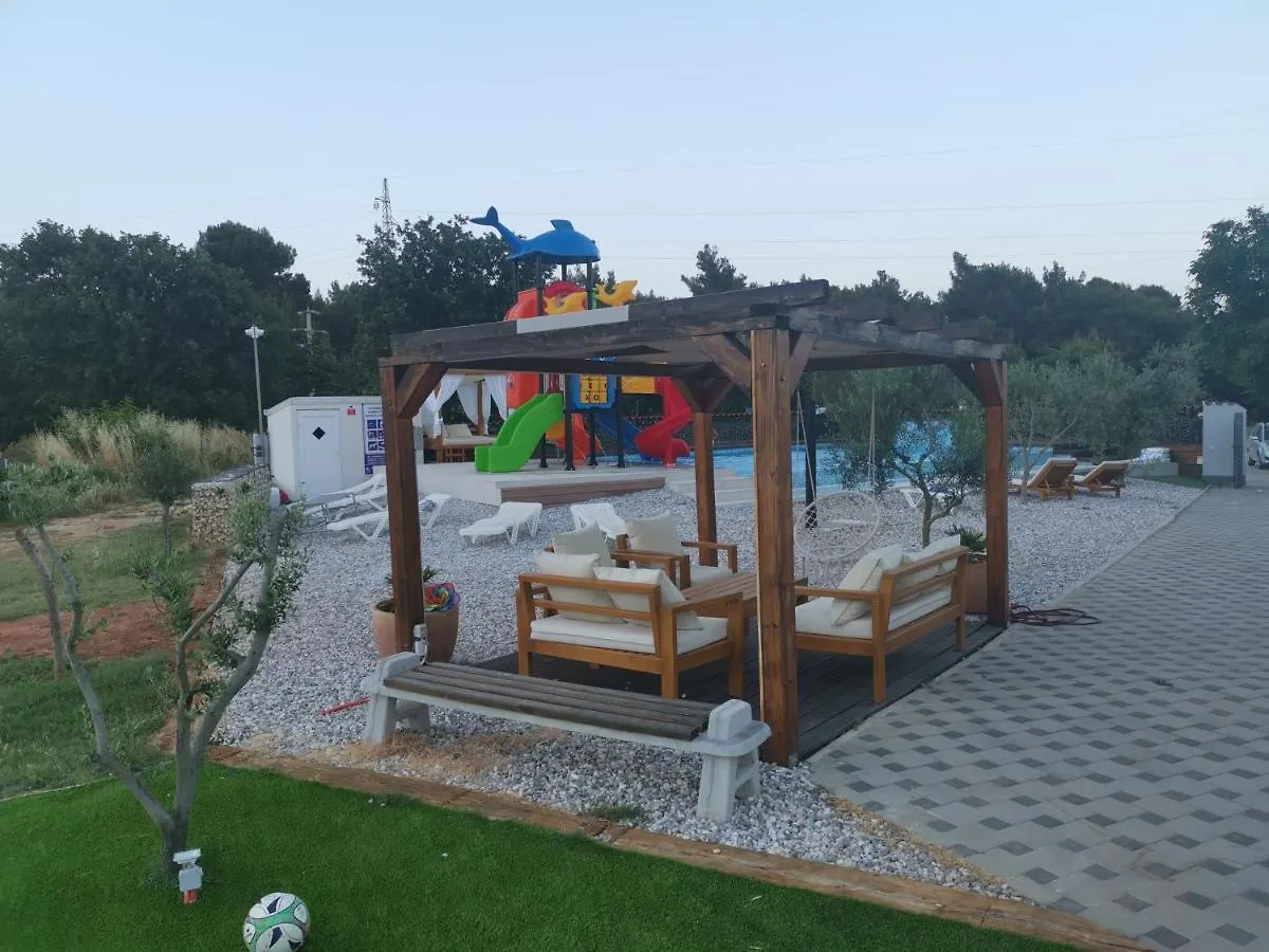 Camper For Two Hotell Banjole